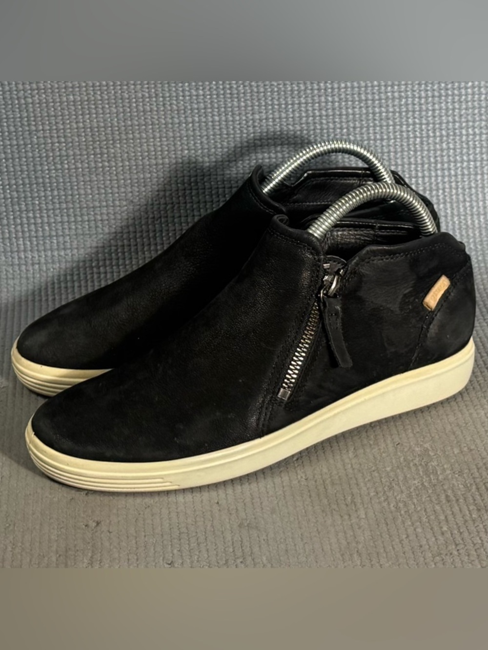 ECCO Women's Soft 7 Low Cut Zip Bootie Sneaker Size 7.5 US 38 EU